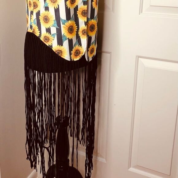 CRAZY TRAIN Sunflower Boho Fringe Vest Halloween M - Picture 6 of 12